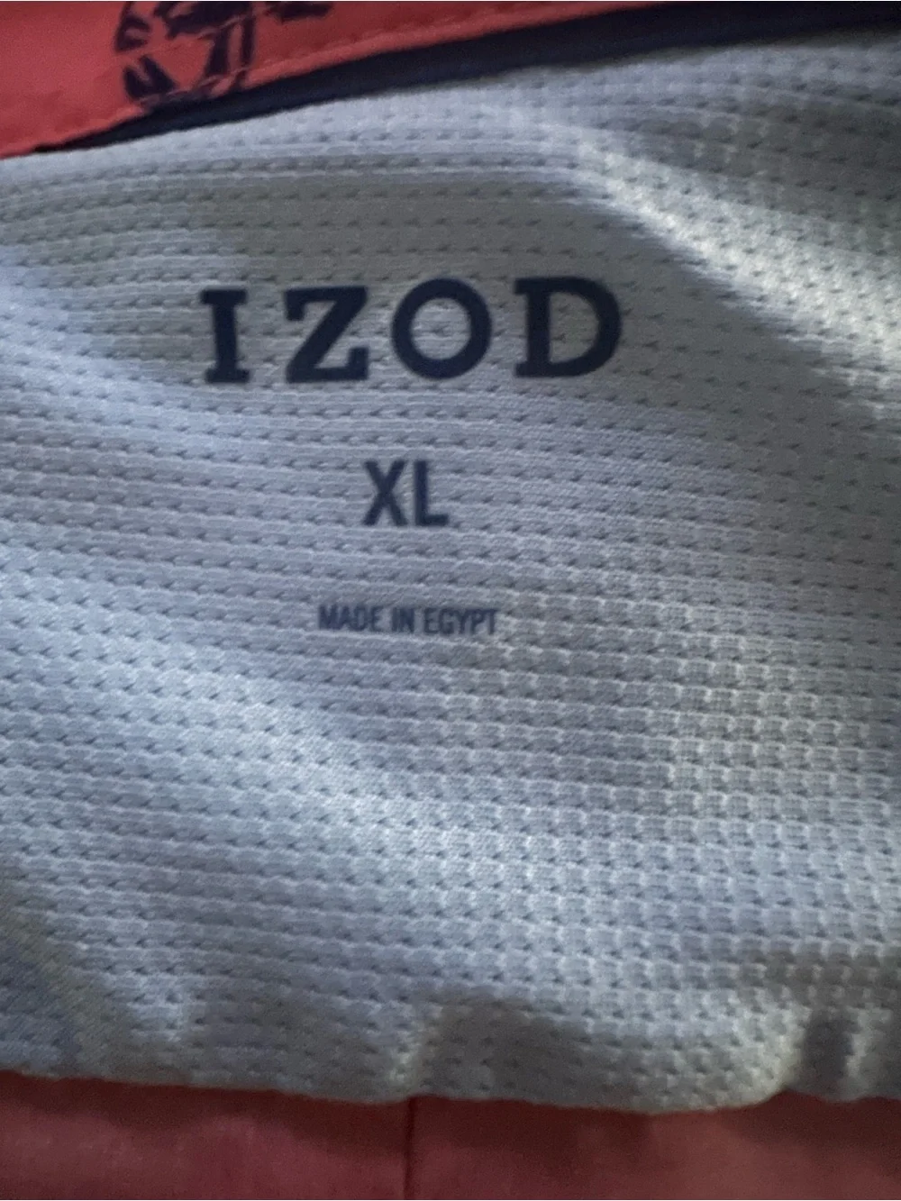 Izod Short-Sleeve Button-Down Shirt in Rose with Navy Motif